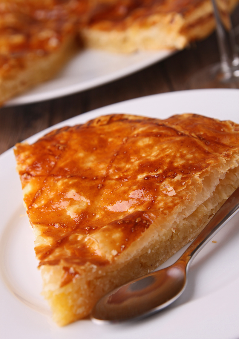 Galette des Rois à la frangipane Une belle part de galette des rois à la frangipane