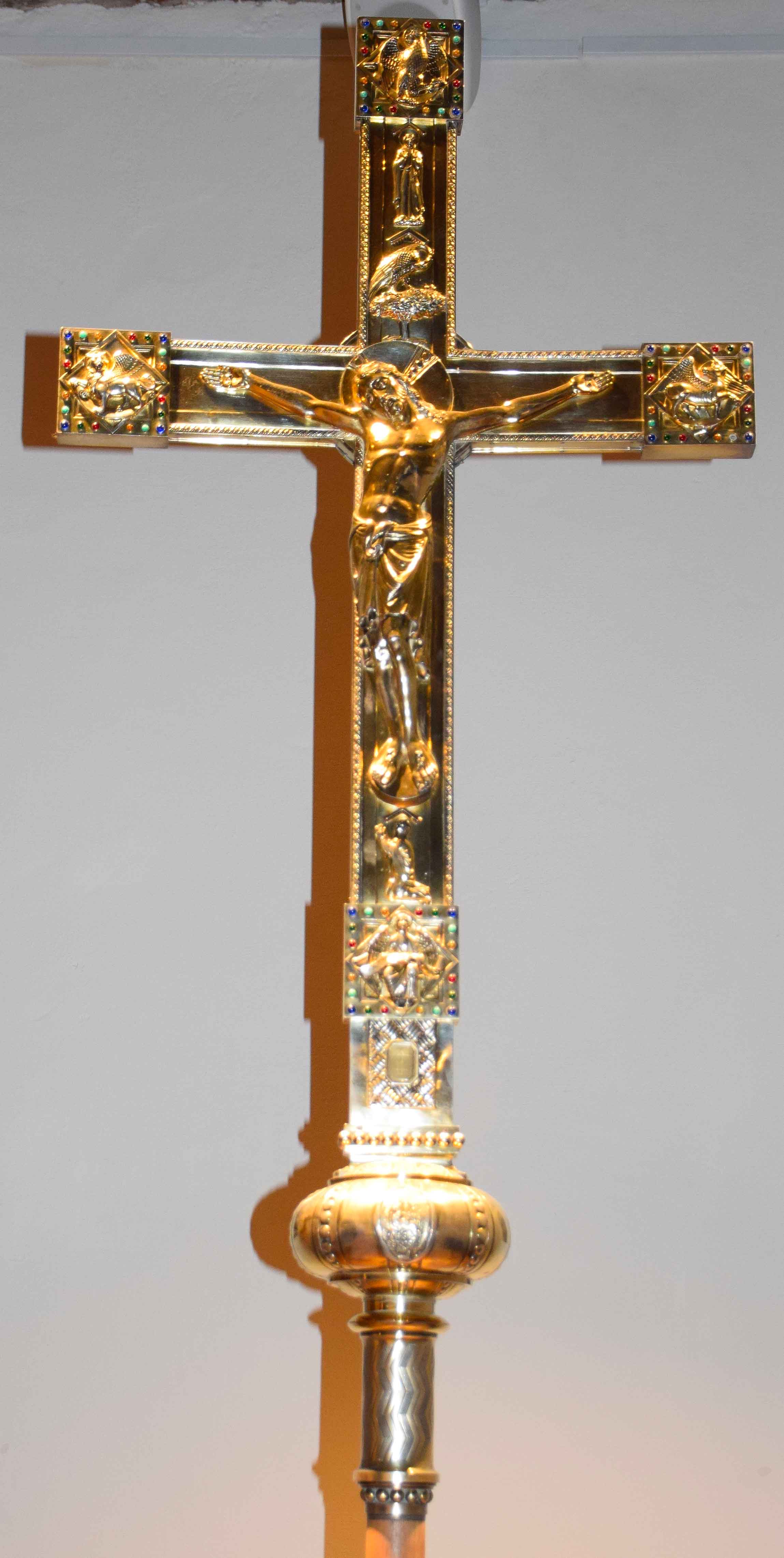 Croix reliquaire de procession - Copie de la croix de Niedermunster - Edmond Becker, orfèvre, 1931 Croix reliquaire de procession - Copie de la croix de Niedermunster - Edmond Becker, orfèvre, 1931