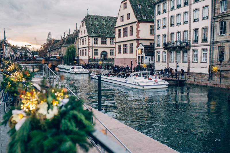 Découvrir Strasbourg en bateau à Noël Découvrir Strasbourg en bateau à Noël