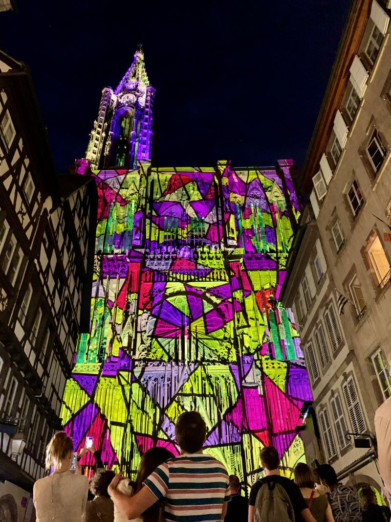 Rendez-vous rue Mercière pour observer les illuminations de la Cathédrale Illuminations de la Cathédrale de Strasbourg