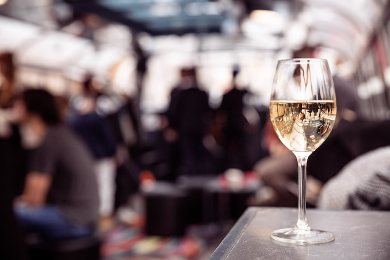 Dégustation de vin sur un bateau Batorama