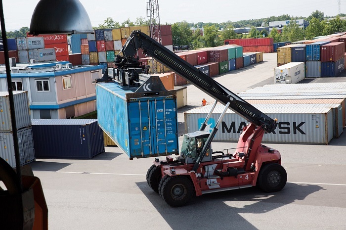 2è portique du terminal conteneurs sud du port autonome de Strasbourg