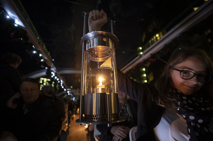 La flamme de la Paix à Strasbourg La flamme de la Paix à Strasbourg