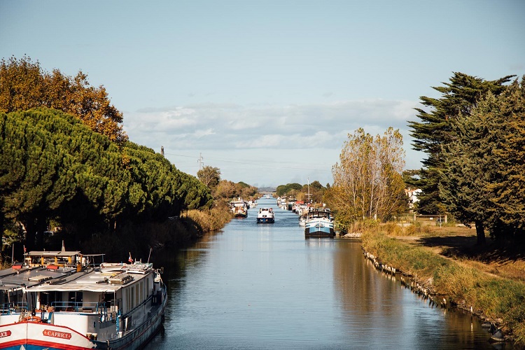 La croissance du tourisme vert est notamment liée au réseau des petits canaux de plus en plus plébiscité par le public. © Atouts France- Hello Laroux La croissance du tourisme vert est notamment liée au réseau des petits canaux de plus en plus plébiscité par le public. © Atouts France- Hello Laroux