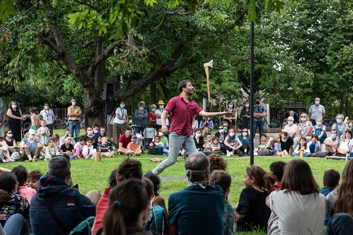 COHABITER AVEC LE VIVANT - ONE SHOT CIE - © alban Hefti Spectacle de rue pour le festival FARSe à Strasbourg