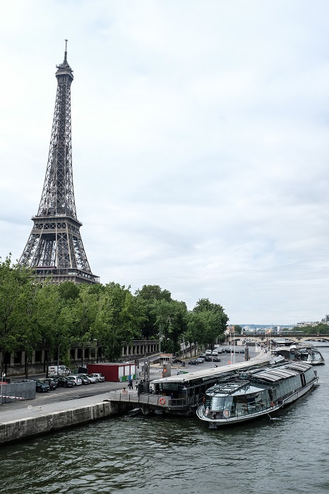 Le port de la Bourdonnais se situe au pied de la Tour Eiffel - © Florian Dacheux Le port de la Bourdonnais se situe au pied de la Tour Eiffel © Florian Dacheux