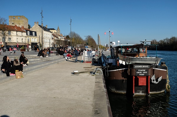 Un quai propice à la flânerie et à la détente - © Florian Dacheux Conflans