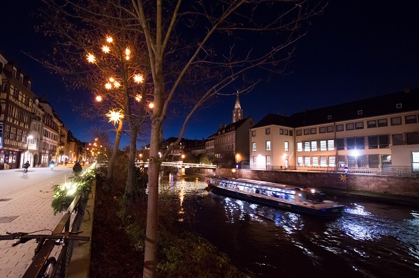 Le Doubs, bateau événementiel de Batorama, de nuit