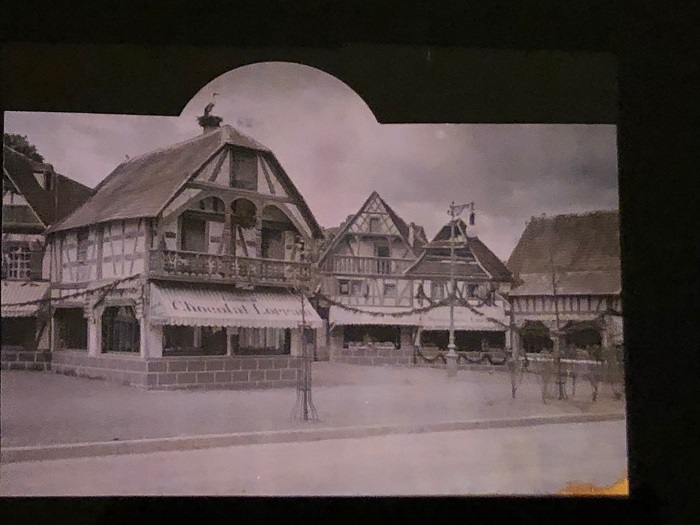 Autochrome du village alsacien vendant des produits lorrains