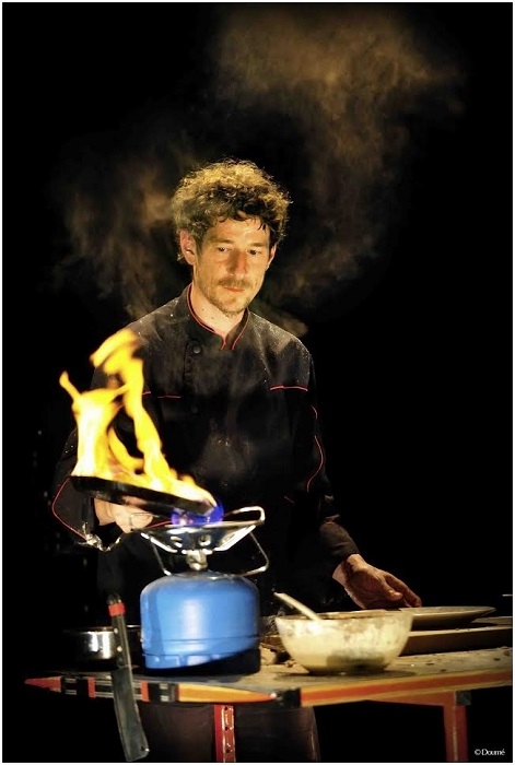 Premier jeudi de spectacle : Les Mains à la pâte de la Compagnie Bardaf, ce jeudi 7 juillet 2022 à 18h © Doumé Premier jeudi de spectacle : Les Mains à la pâte de la Compagnie Bardaf, ce jeudi 7 juillet 2022 à 18h.