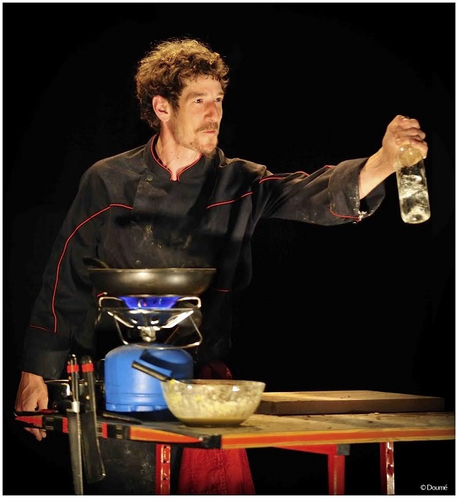 Premier jeudi de spectacle : Les Mains à la pâte de la Compagnie Bardaf, ce jeudi 7 juillet 2022 à 18h © Doumé Premier jeudi de spectacle : Les Mains à la pâte de la Compagnie Bardaf, ce jeudi 7 juillet 2022 à 18h © Doumé