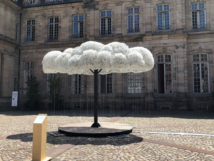 © Lucie Michel Cloud structure ampoule palais rohan