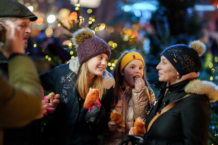 C’est le flocon qui symbolise les festivités féériques de Noël 2022 à Strasbourg. © Bartosch Salmanski Batorama - Marché de Noël Strasbourg 2022