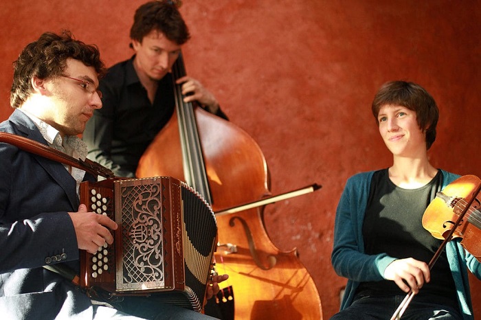 Trio Planchée, de Haute-Bretagne au Festival Winterlüt, le 11 février à 22h Trio Planchée, de Haute-Bretagne au Festival Winterlüt, le 11 février à 22h