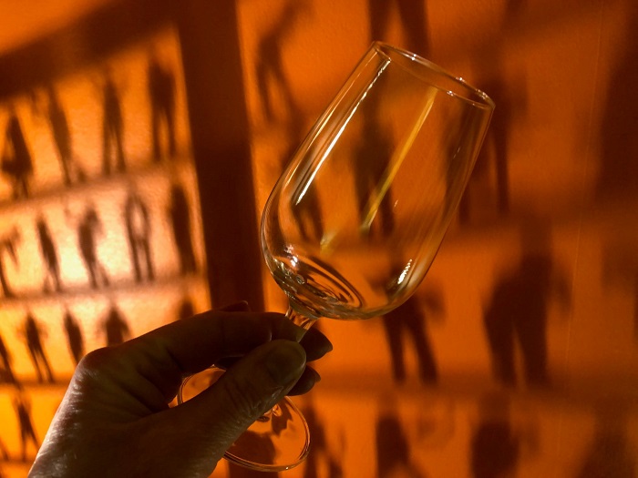 Ustensile indispensable pour bien profiter du salon : le verre de dégustation, remis à chaque visiteur © Lucie Michel Salons des Vignerons Indépendants
