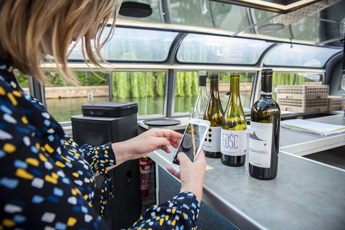 © Dorothée Parent Croisières dégustation - bouteilles de vins