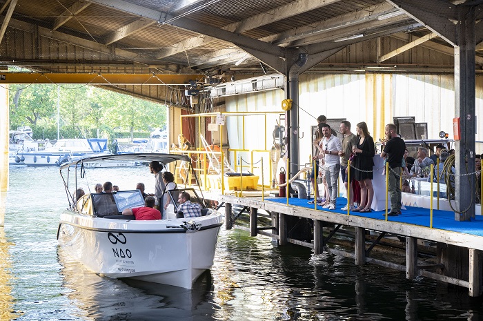 Escapade à bord de notre yacht électrique NAO commentée par un animateur de CINE Bussière sur la canalisation du Rhin, la faune et la flore peuplant les eaux et les rives du bassin de la Citadelle au bassin d’Austerlitz © Dorothée Parent Escapade à bord de notre yacht électrique NAO commentée par un animateur de CINE Bussière sur la canalisation du Rhin, la faune et la flore peuplant les eaux et les rives du bassin de la Citadelle au bassin d’Austerlitz.