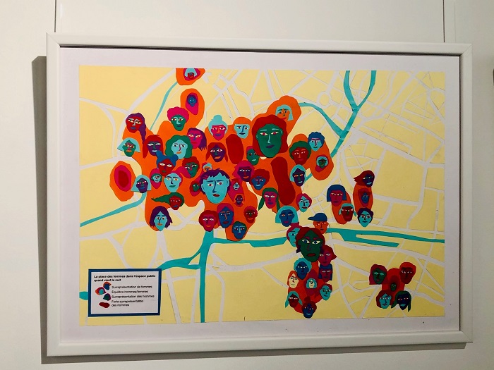 Exposition des cartes et des femmes
