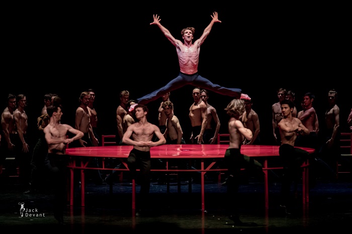 © Jack Devant Béjart Ballet