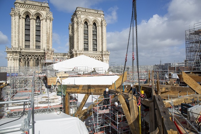 La cathédrale Notre-Dame de Paris pourra être restaurée à l’identique : matériaux et savoir-faire sont suffisamment nombreux pour le permettre Chantier Cathédrale Notre Dame de Paris