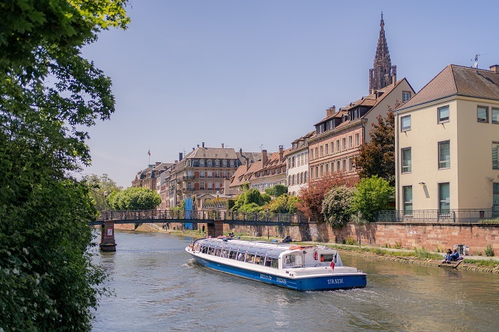 À l'abordage : le Doubs vous attendra le 21 avril à l'embarcadère Cathédrale, pour des départs à 10h30, 13h30 et 16h30 © Damien Maurin Photographie Bateau événementiel - Doubs