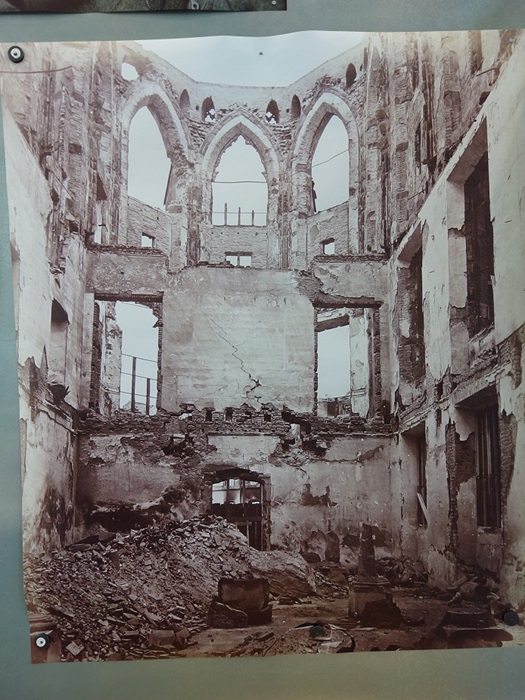 Le Temple Neuf après 1870 : Rodolphe Reuss, fils d´Edouard, pensait que les Allemands l’avaient sciemment bombardé. Il ne leur pardonna jamais et après l´incendie, ne voulut plus jamais enseigner en allemand. Le Temple Neuf après 1870