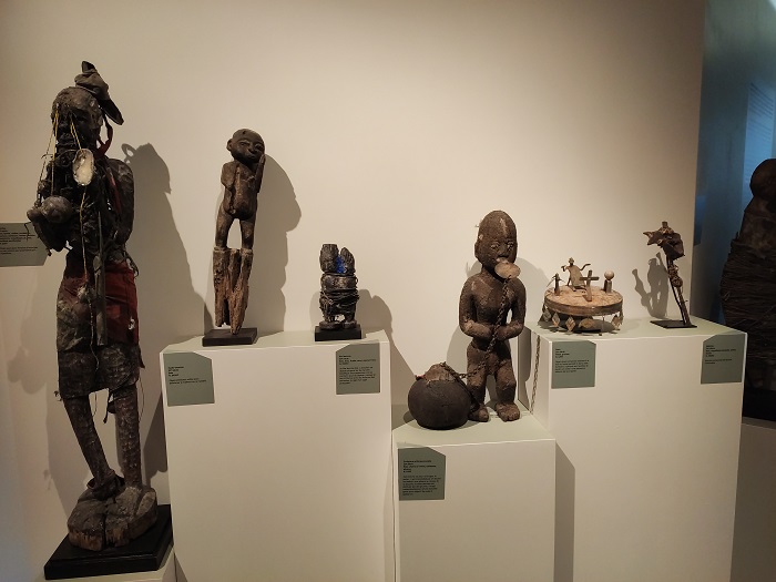 Tous sont expressifs, tous gardent leur secret, tous laissent sa liberté d´interprétation au visiteur. Exposition Vodoun