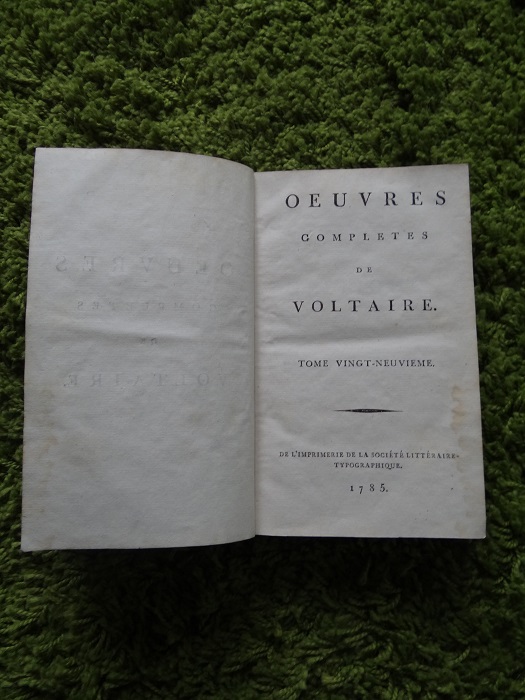 L’un des livres de Voltaire imprimés entre 1785 et 1790 à Kehl.