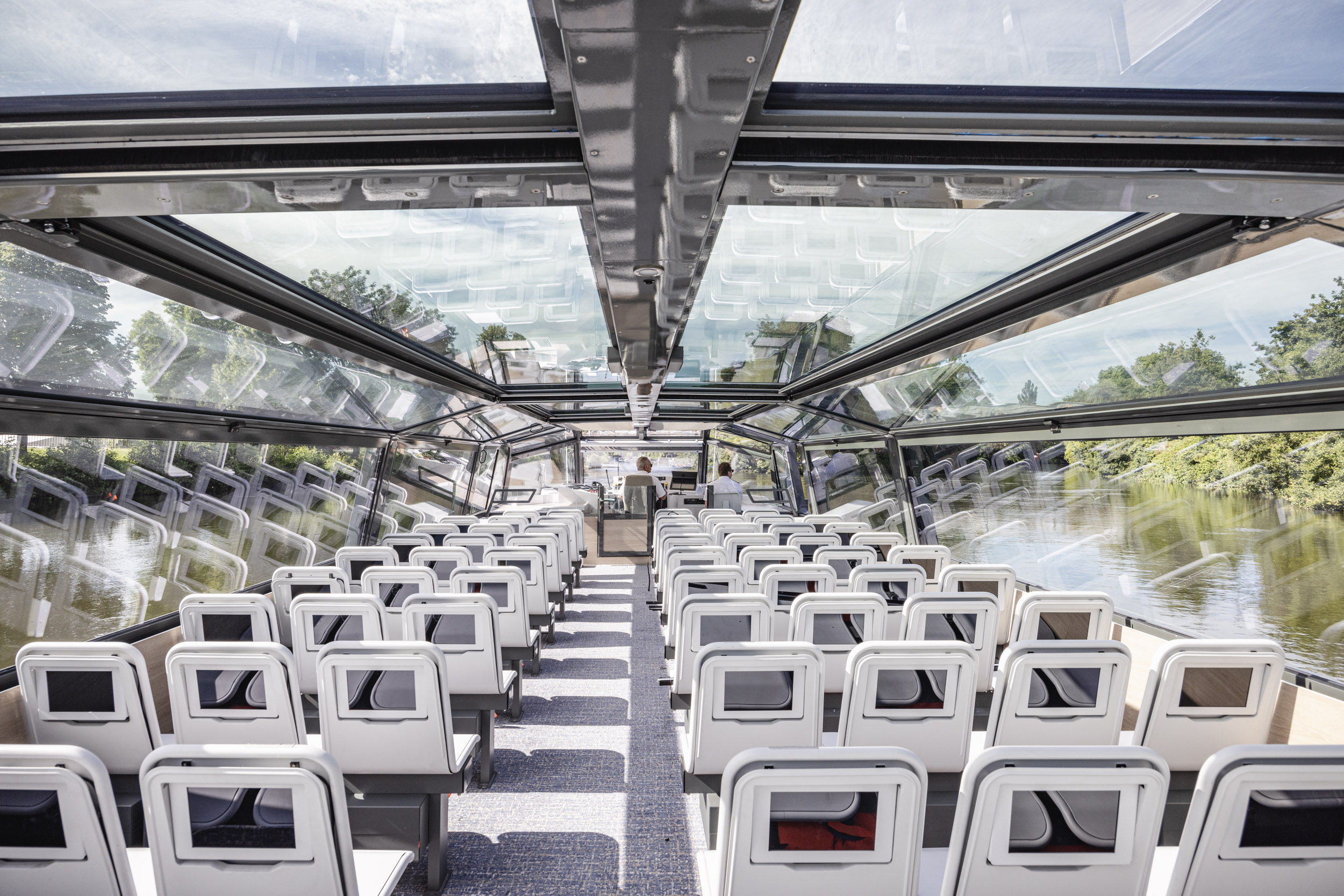 Des tablettes tactiles pour agrémenter l'expérience du passager Le Strasbourg © Nis&For