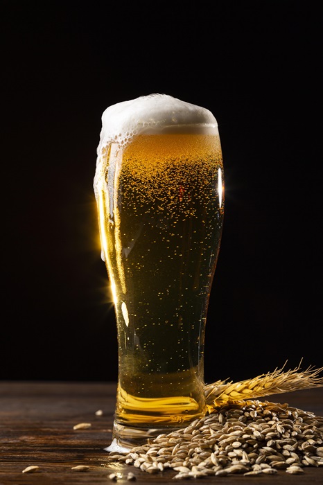 La bière fait partie du patrimoine alsacien, elle se savoure toute l'année. @freepik La bière fait partie du patrimoine alsacien