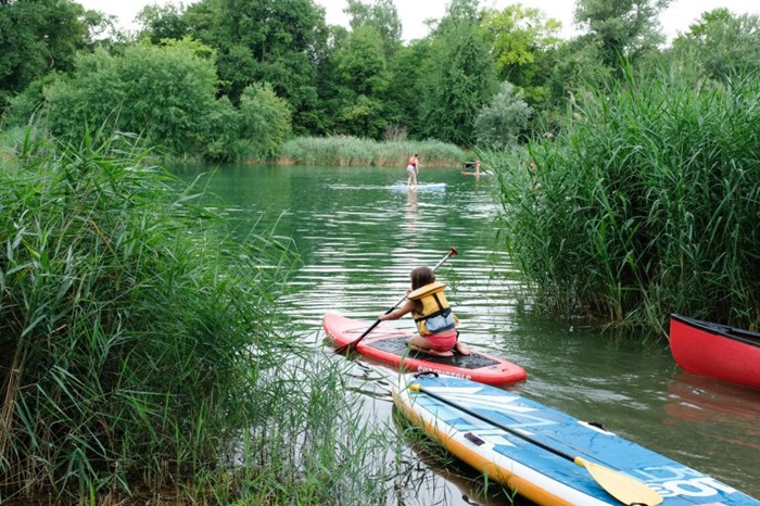 Légende photo : Au programme, à Drusenheim : randonnées et activités aquatiques sur La Moder Drusenheim
