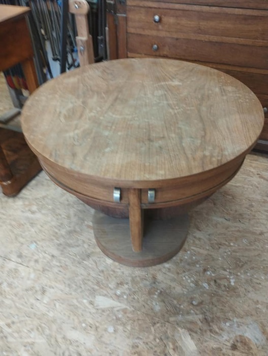 Résultat avant / après d'une restauration de table © Armelle Bouvier - Acajou Armelle Bouvier - Acajou