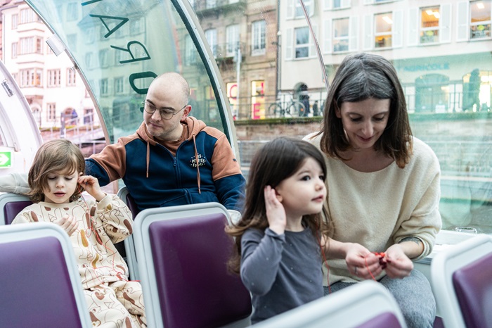 Visiter Strasbourg en bateau-promenade © Damien Maurin - straspix Bateau promenade - croisière en famille