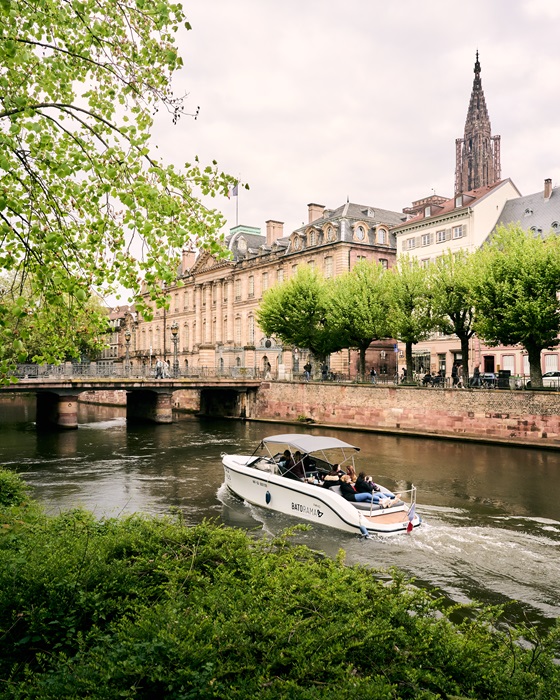 Le Palais Rohan vu depuis l'eau avec NAO © Maxime Fournier