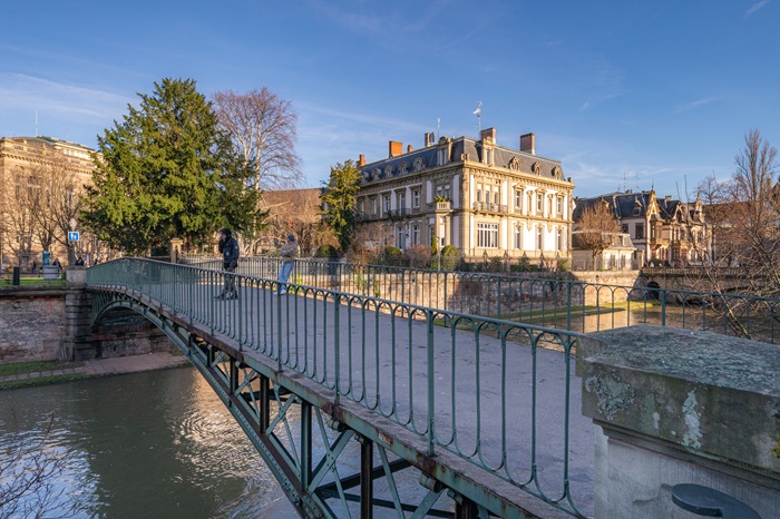 Flâner dans les rues et passer devant les musées de Strasbourg