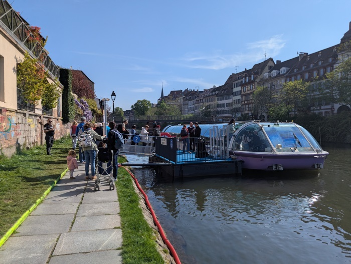 Installation des pontons provisoires Quai au sable