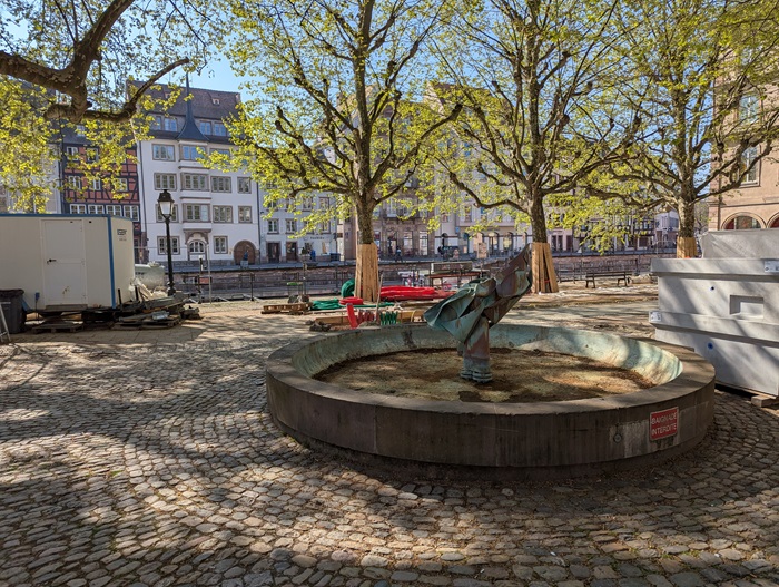 Installation des pontons provisoires Quai au sable