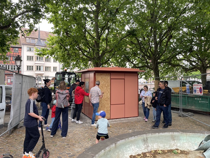 Édicule technique sur la Place du marché aux poissons