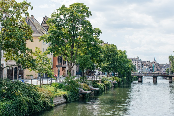 Strasbourg, côté quai, photogénique et romantique